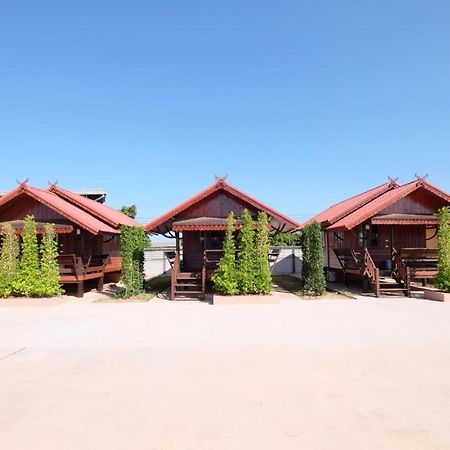 Prakaithong Hotel Amphoe Sawang Daen Din Exteriér fotografie