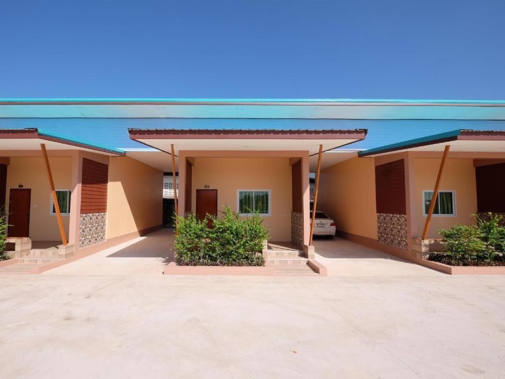 Prakaithong Hotel Amphoe Sawang Daen Din Exteriér fotografie